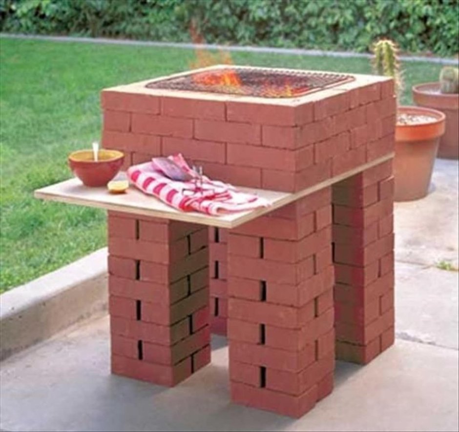 Маленький мангал из кирпича