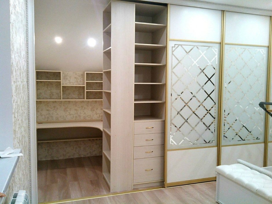 Шкаф-перегородка двухсторонний