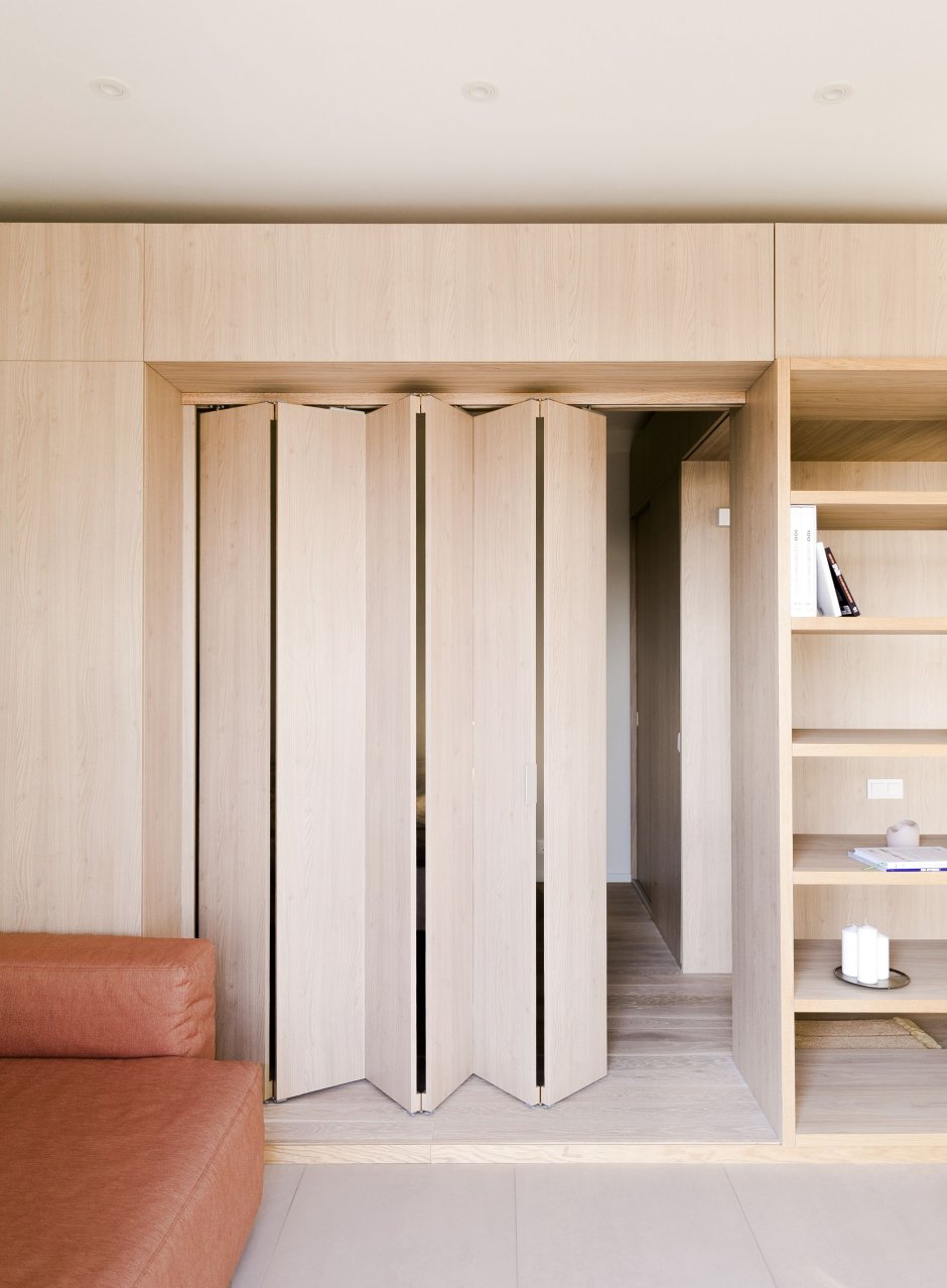 Шкаф-перегородка для зонирования комнаты