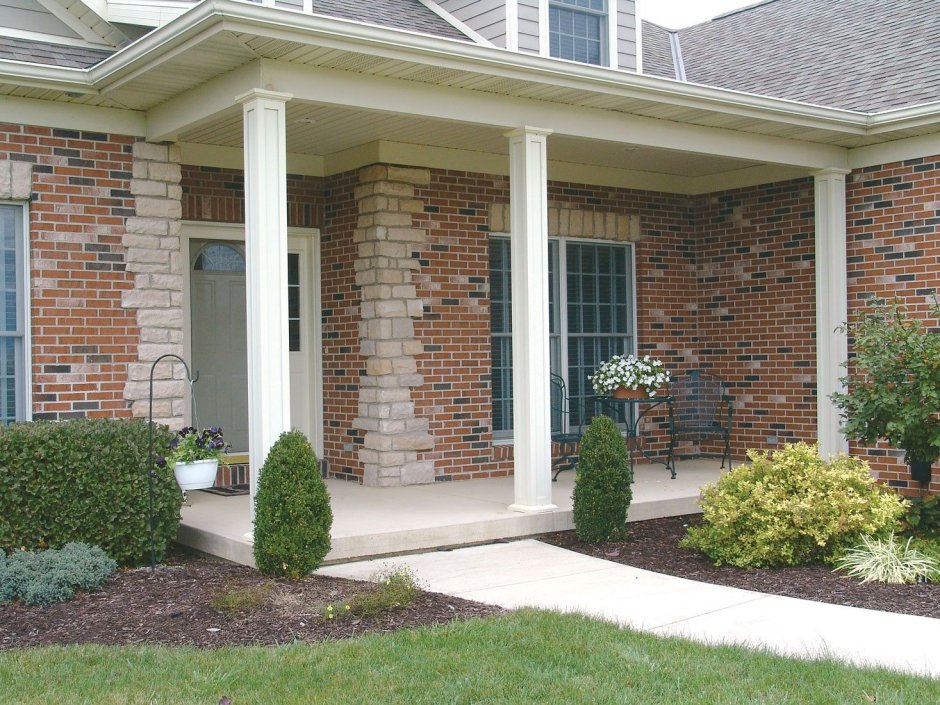 Крыльцо с колоннами