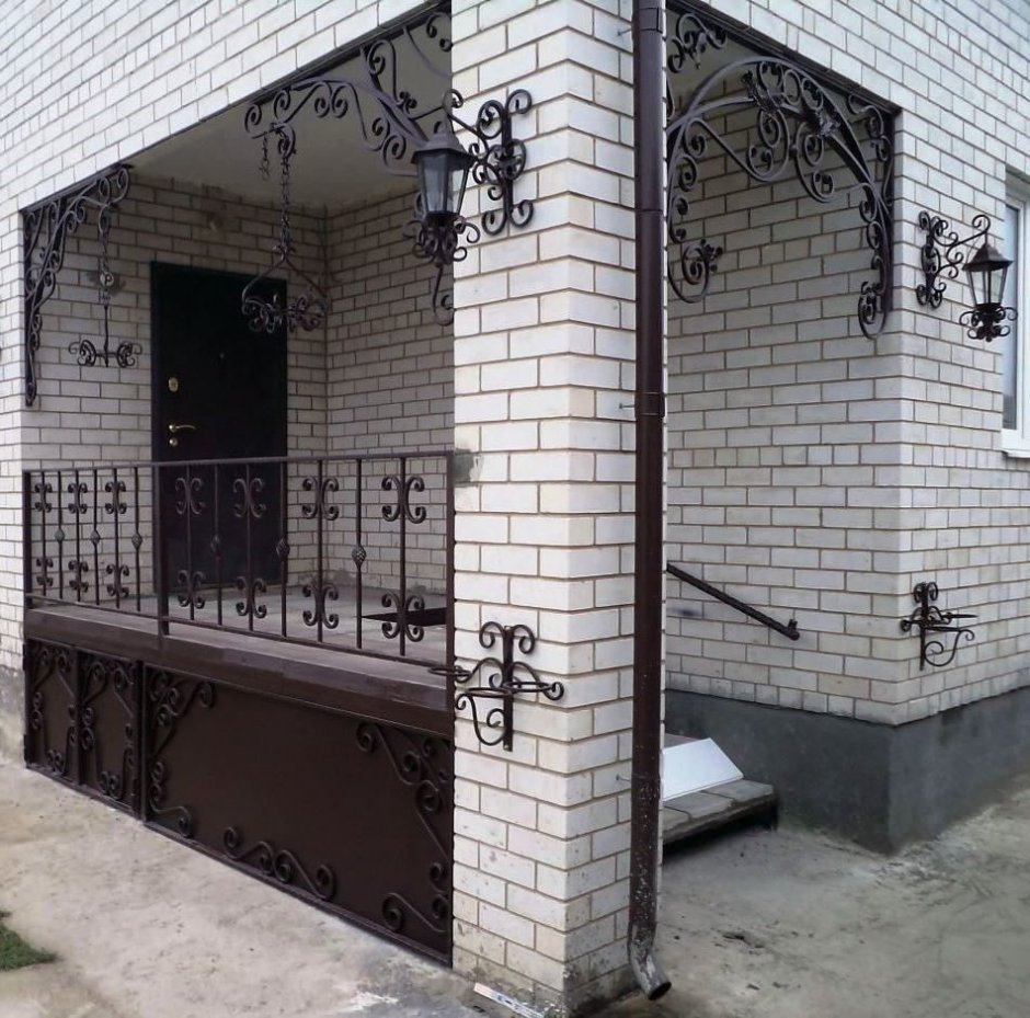 Входная группа из кирпича