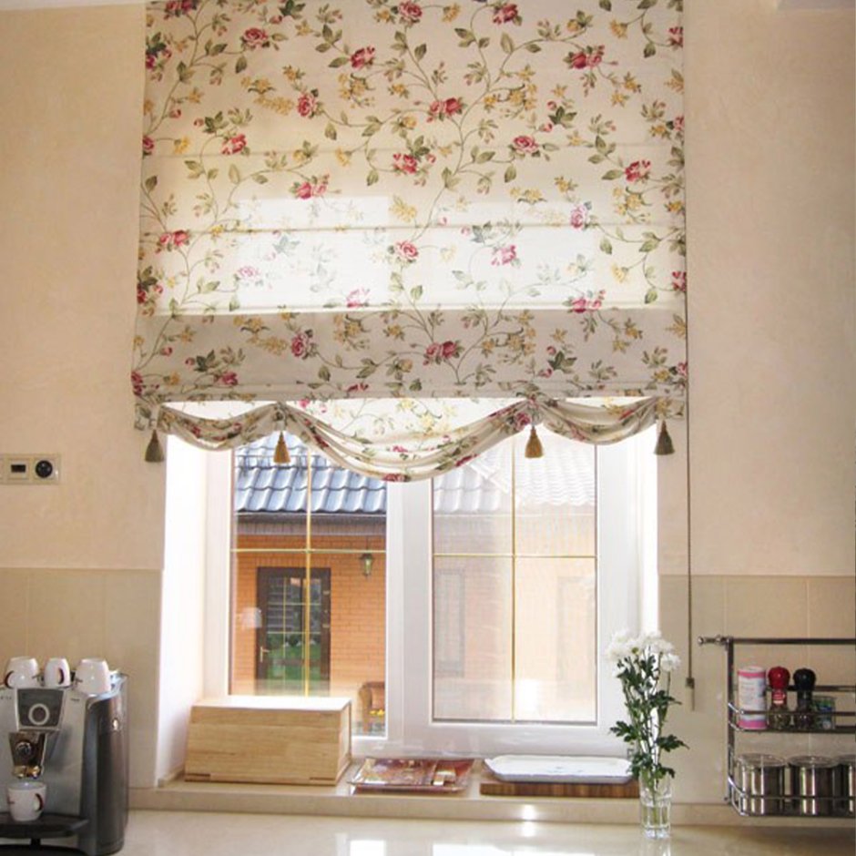 Римские шторы в стиле прованс для кухни