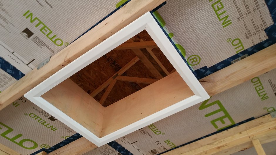 Люк ЛАЗ на чердак