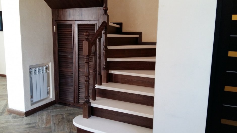 Лестница п-образная с забежными ступенями