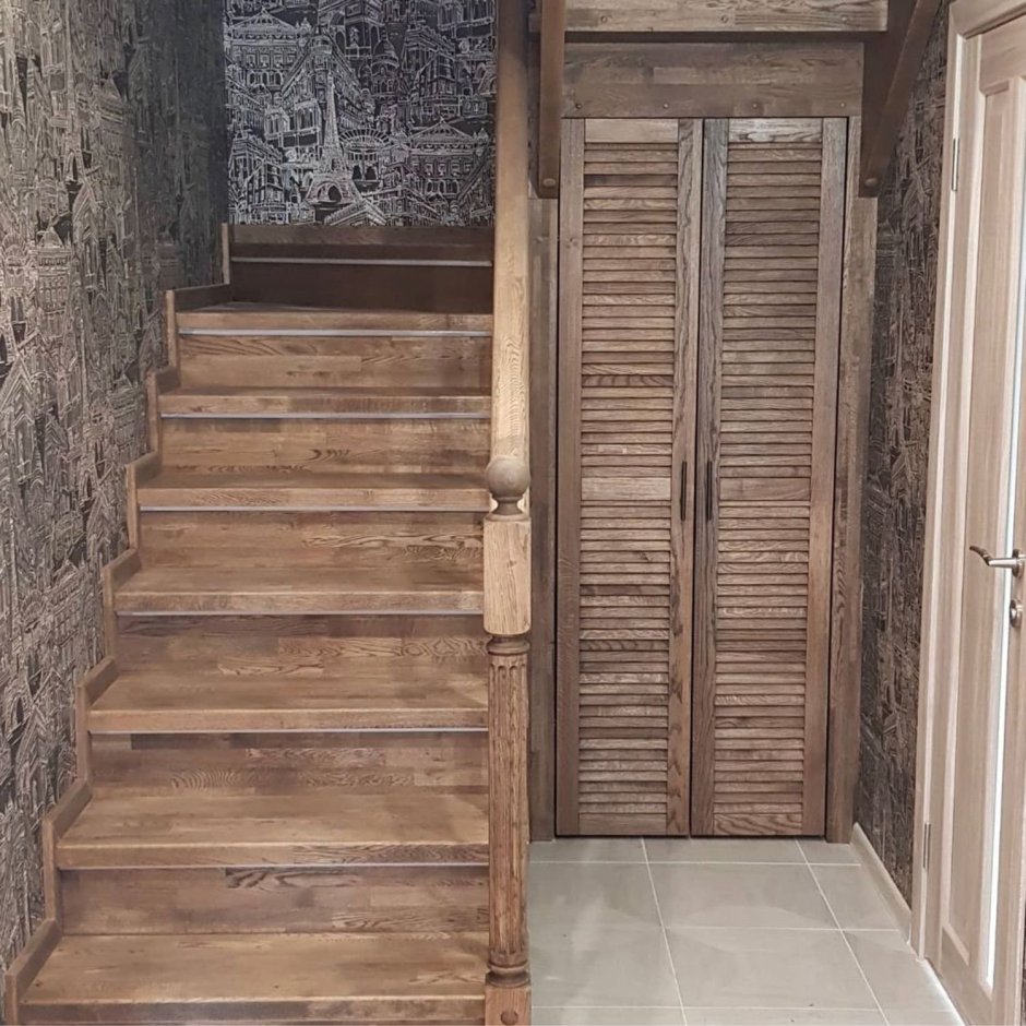 Жалюзийные дверцы из дуба