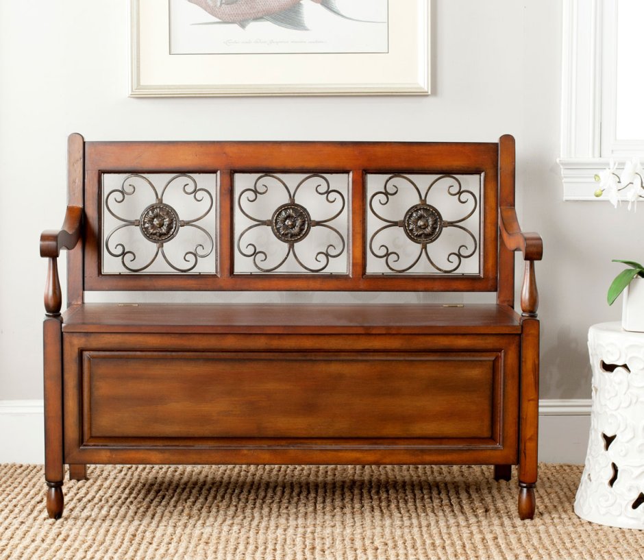 Деревянная скамейка в прихожую