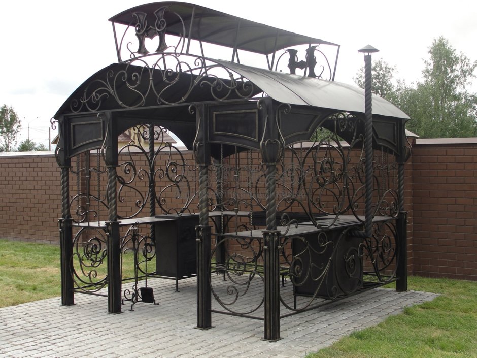 Беседка для мангала с ковкой
