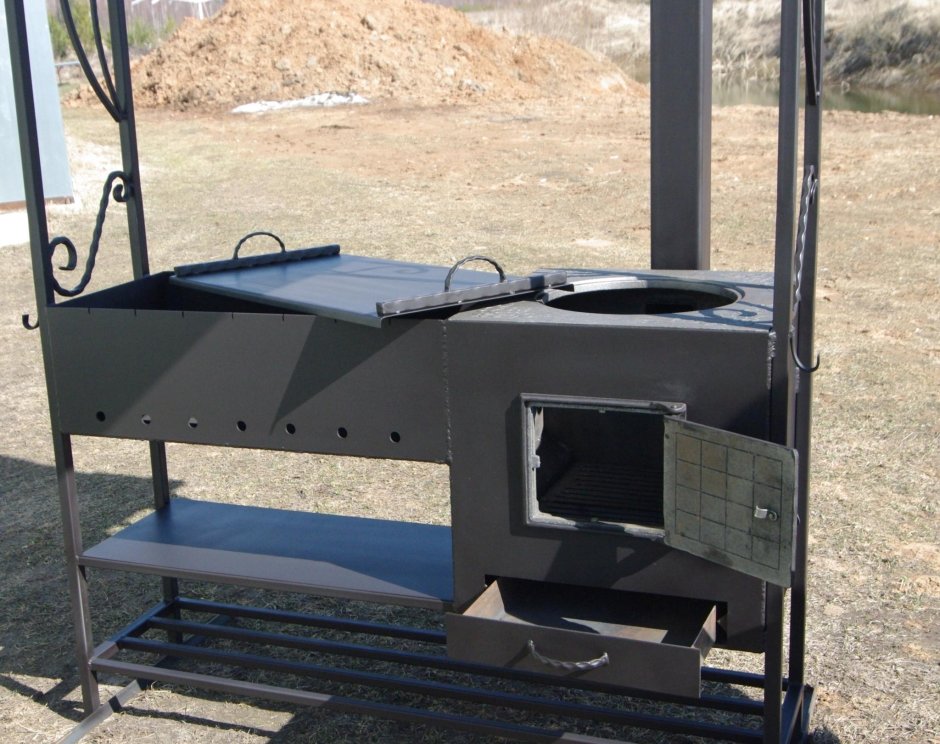 Мангал под крышей из профнастила