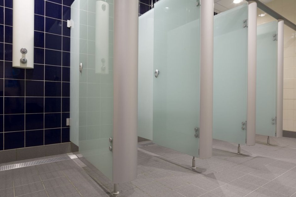 Сантехническая перегородка стекло душевые