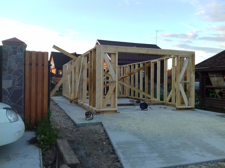 Каркасный гараж из дерева