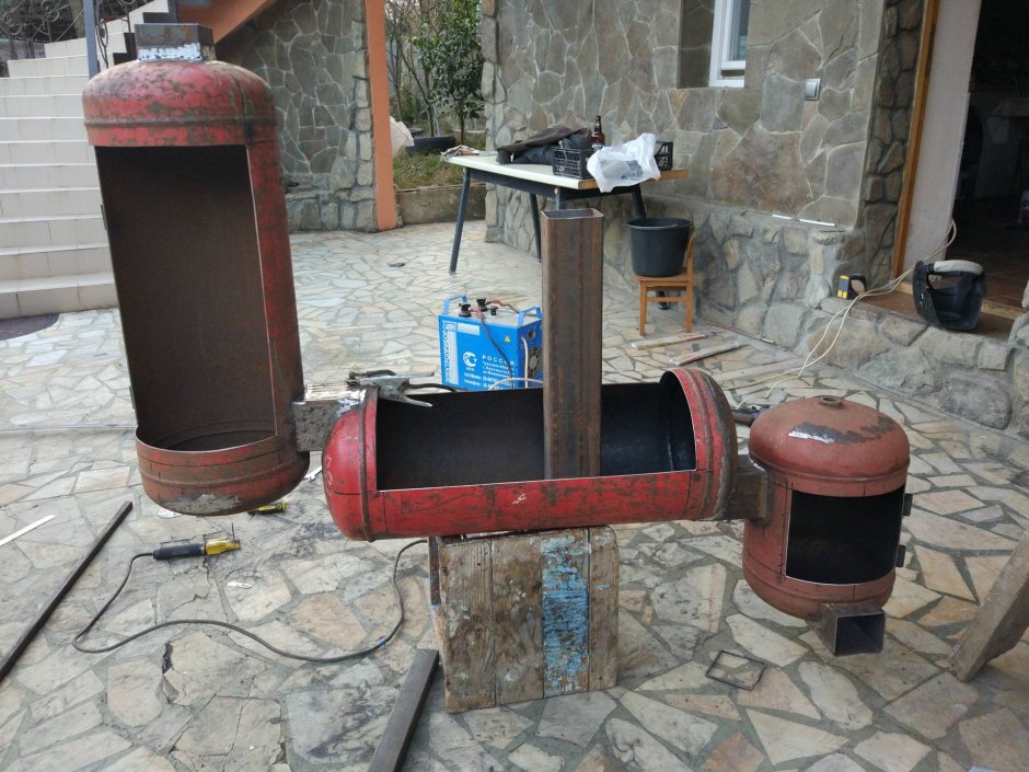 Коптильня из газового баллон на на 27л
