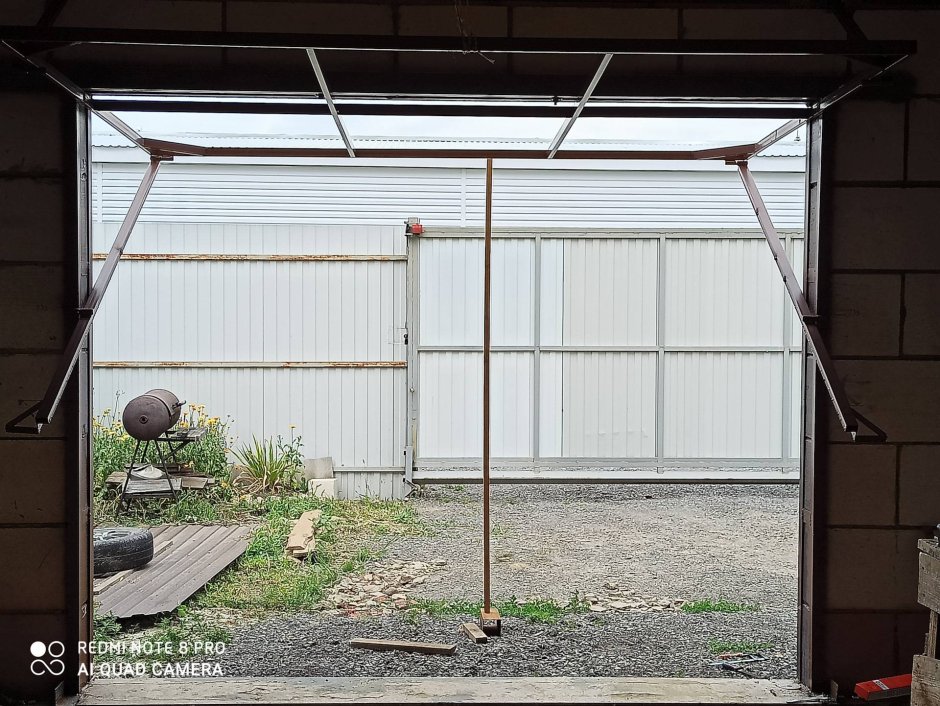 Ворота поворотно откидные гаражные