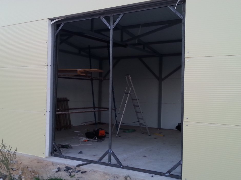 Подъемно-секционные ворота Дорхан