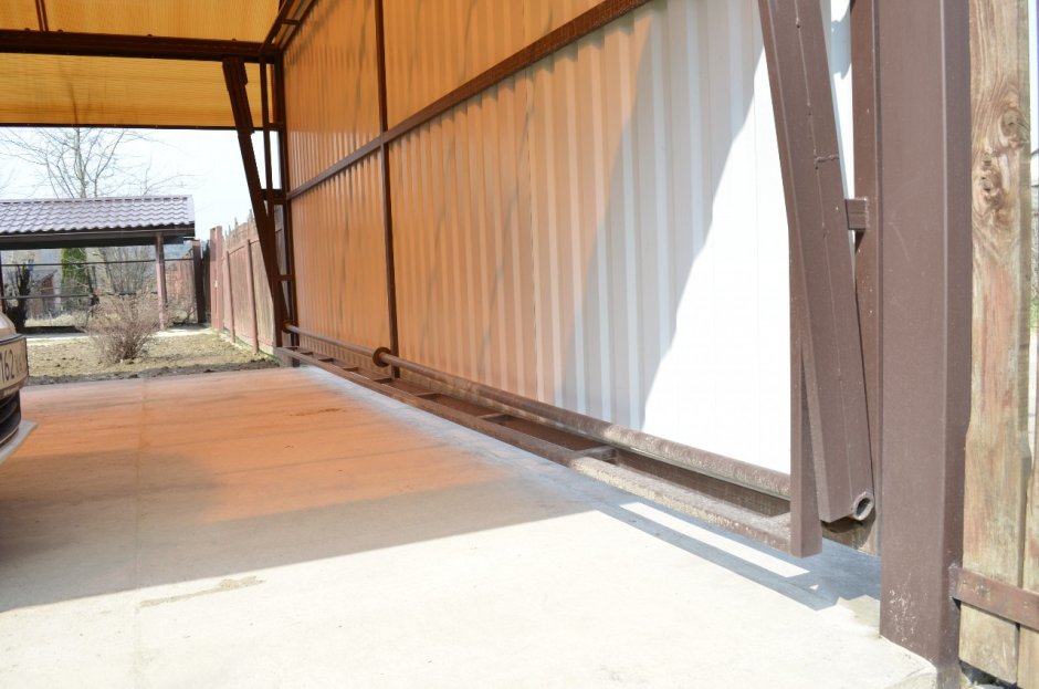 Двери для гаража подъемные