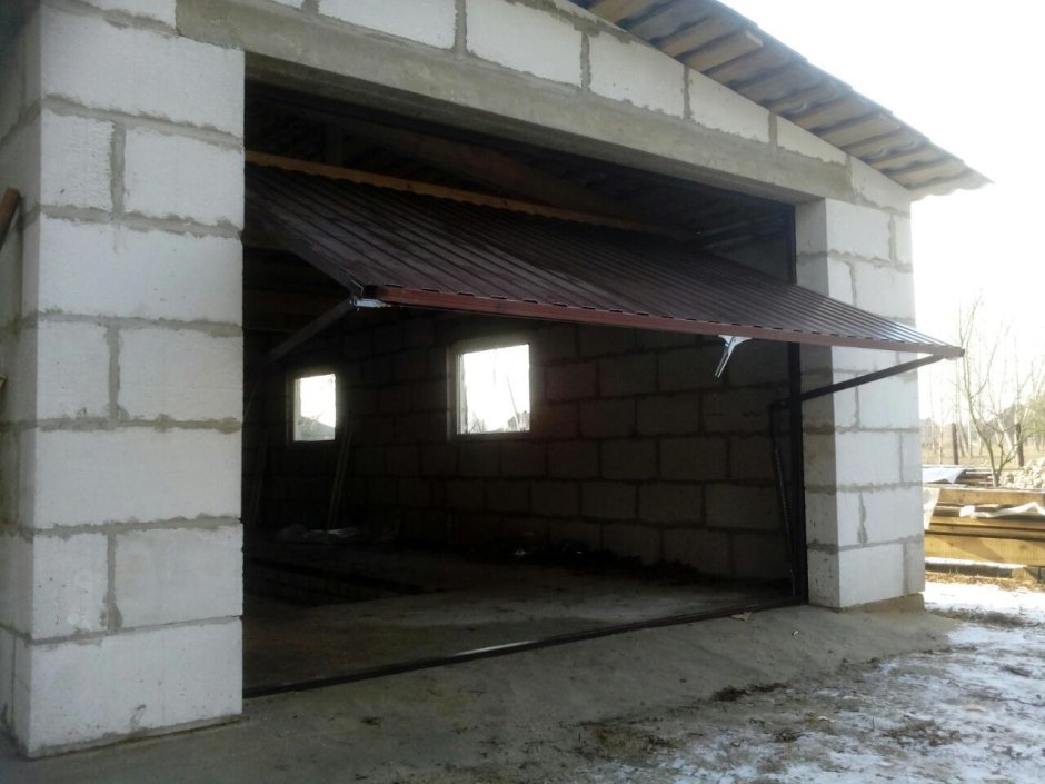 Подьемноповоротные ворота для гаража