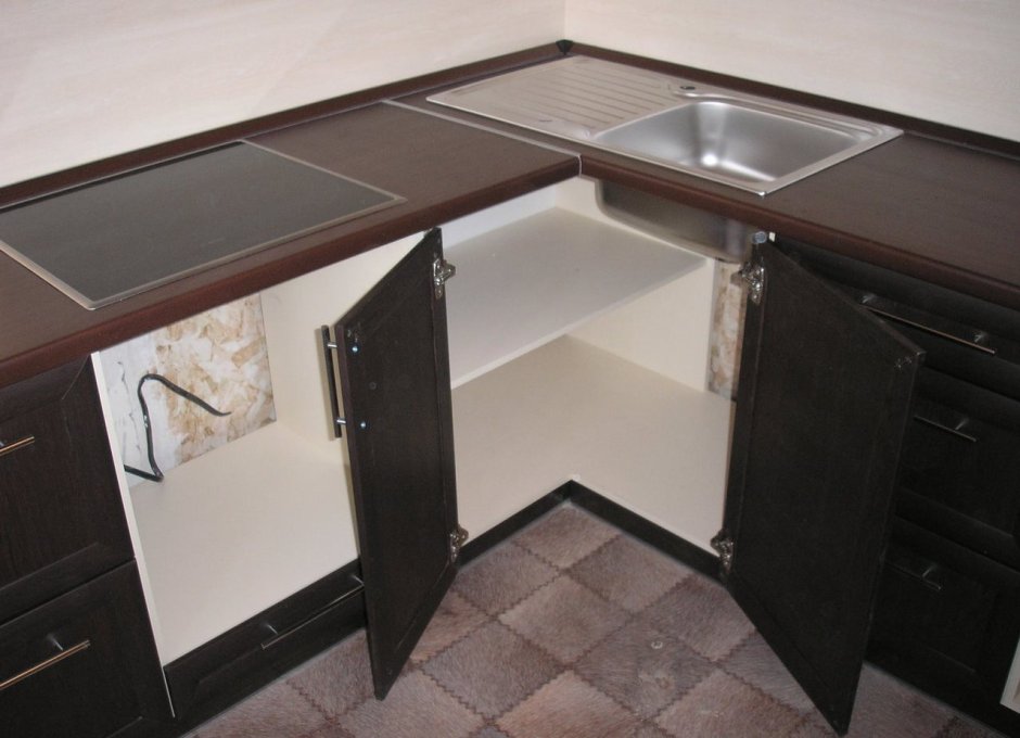 Угловой шкаф на кухню