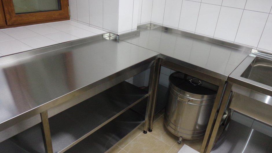 Стол из нержавейки с бортами со всех сторон Чита