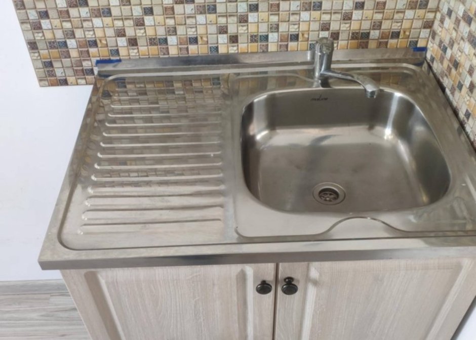 Кухонная мойка с тумбой