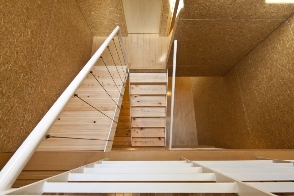 Лестница в доме из СИП панелей