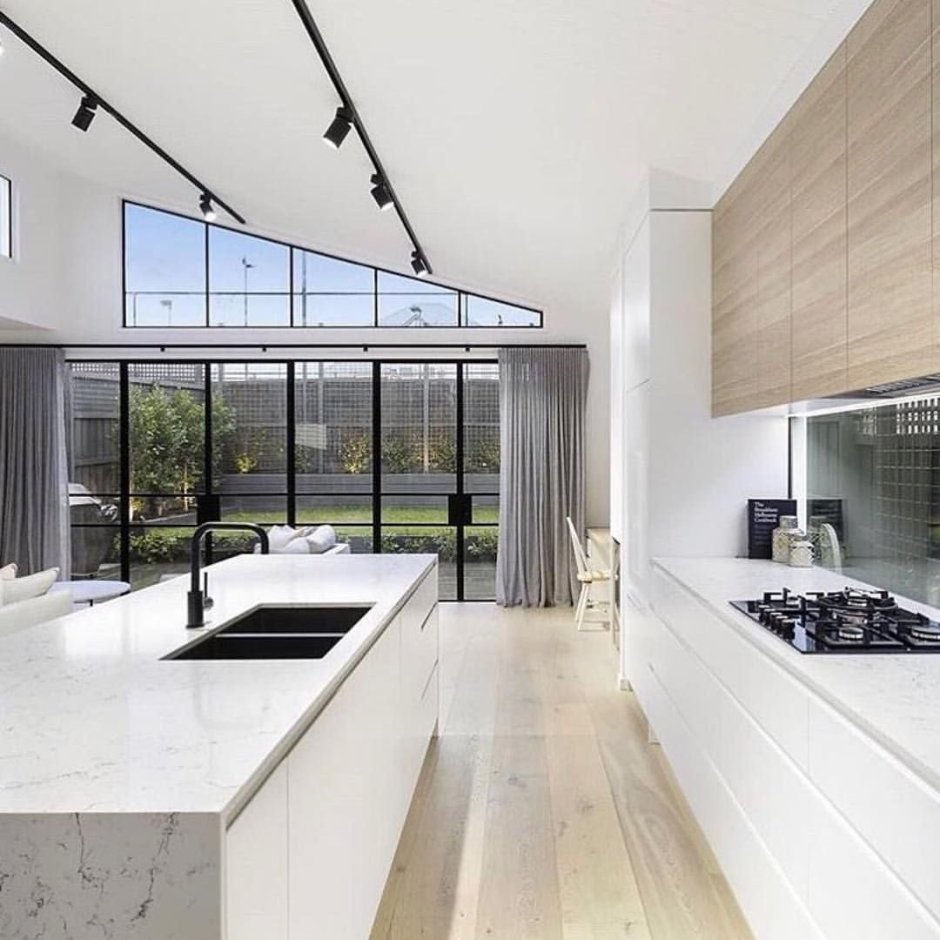 Кухни гостиные с панорамными окнами