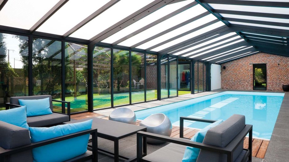 Крытый бассейн на участке