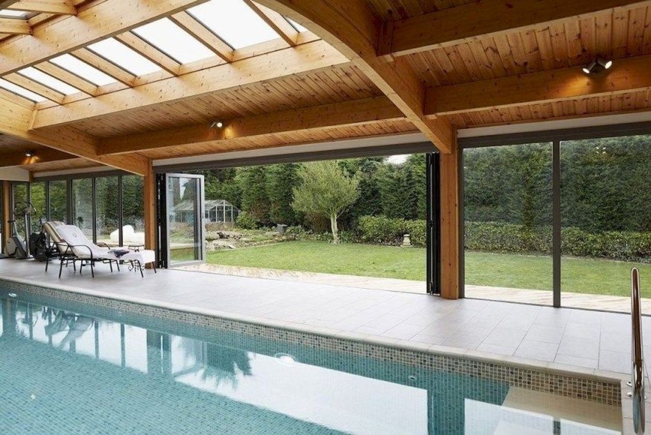 Бассейн со стеклянной крышей