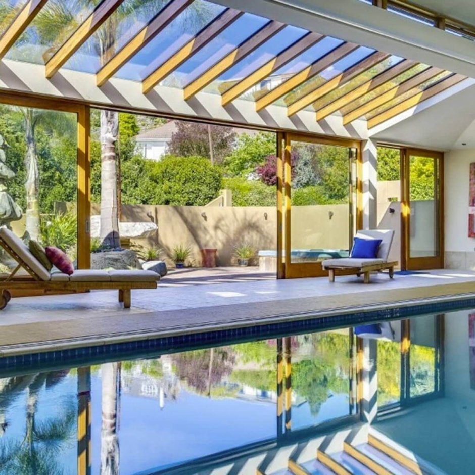 Терраса с бассейном к дому