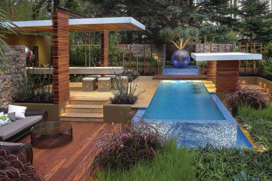 Терраса с бассейном и барбекю