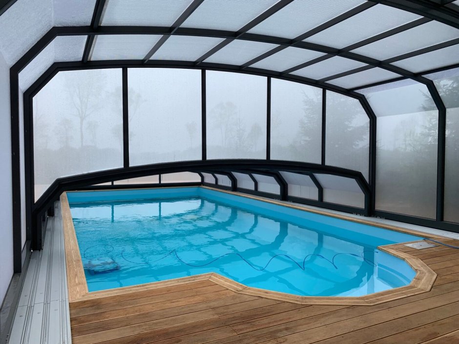 Крытый уличный бассейн