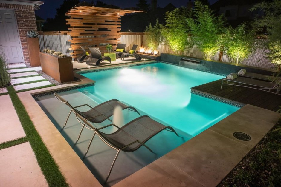 Зона отдыха у бассейна