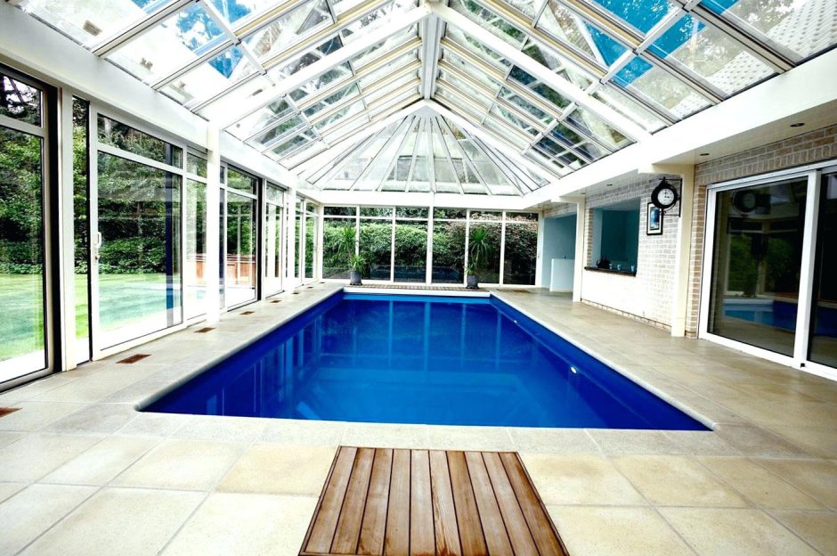 Крытый бассейн на даче