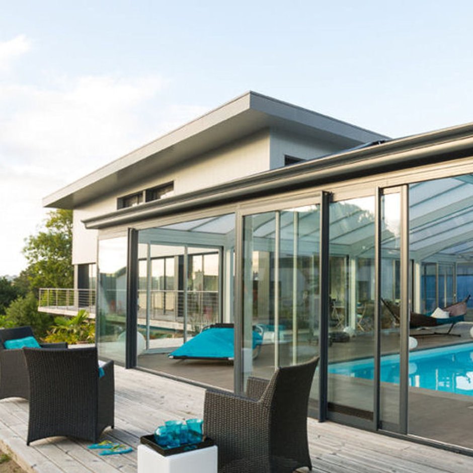 Бассейн с панорамным остеклением