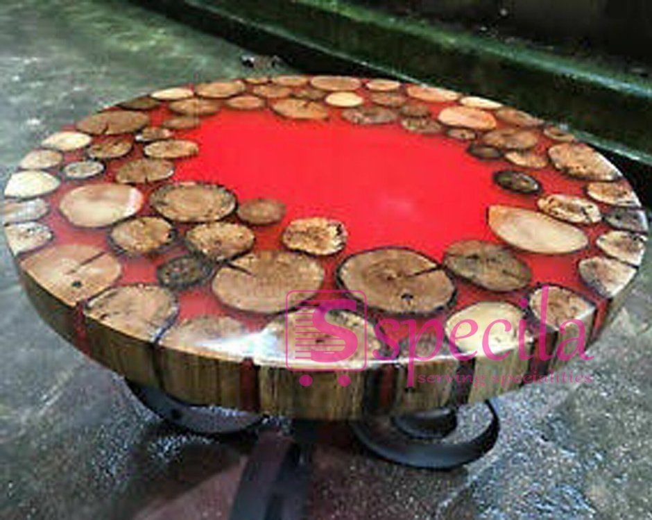 Стол с эпоксидкой из спила дерева