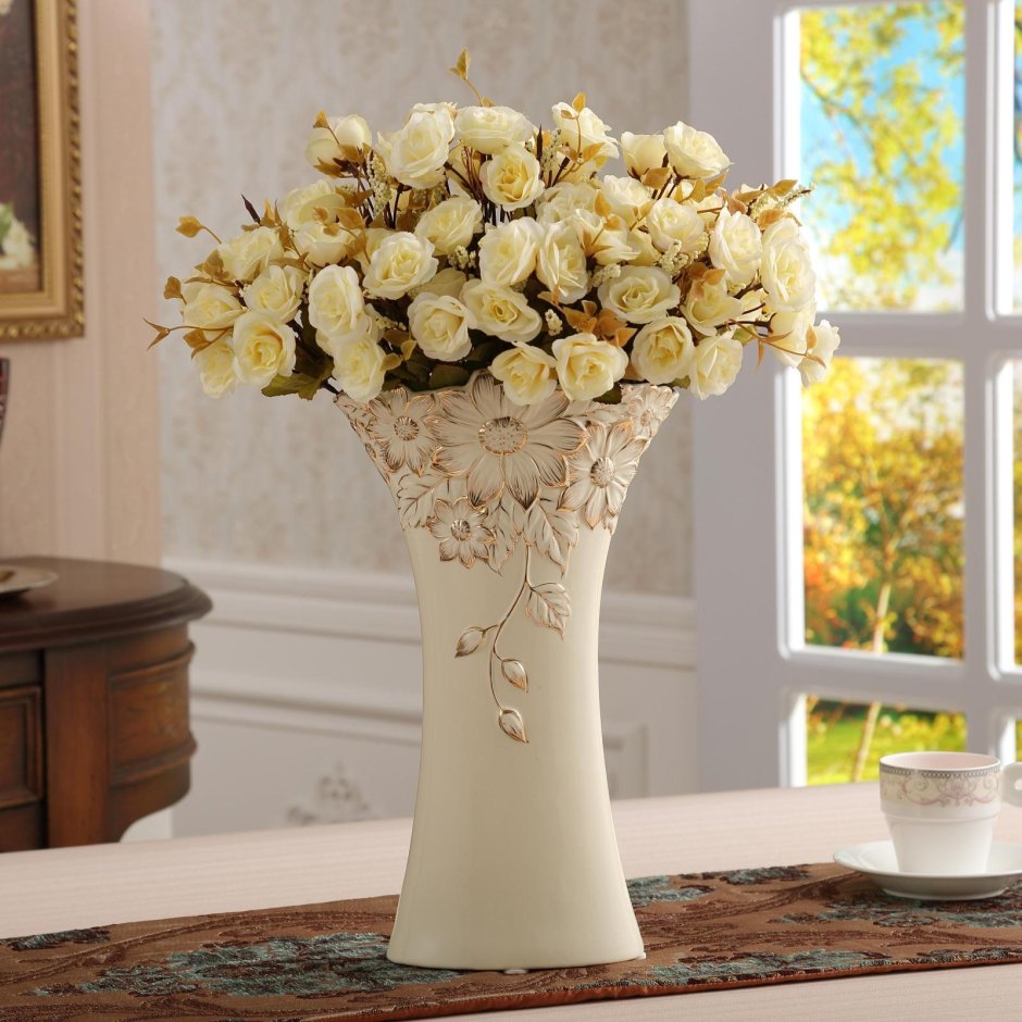 Цветы в напольную вазу для интерьера