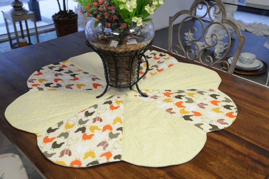 Круглая дорожка на стол пэчворк