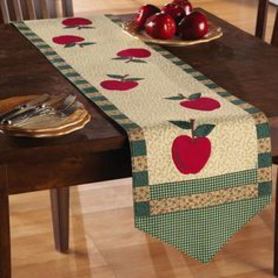 Подстилка из ткани на кухонный стол