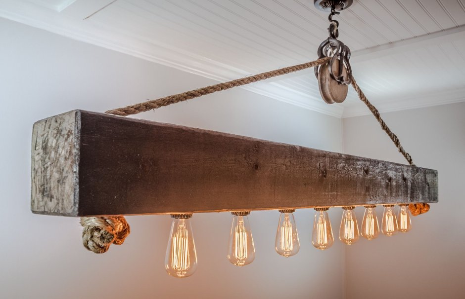 Светильник из дерева