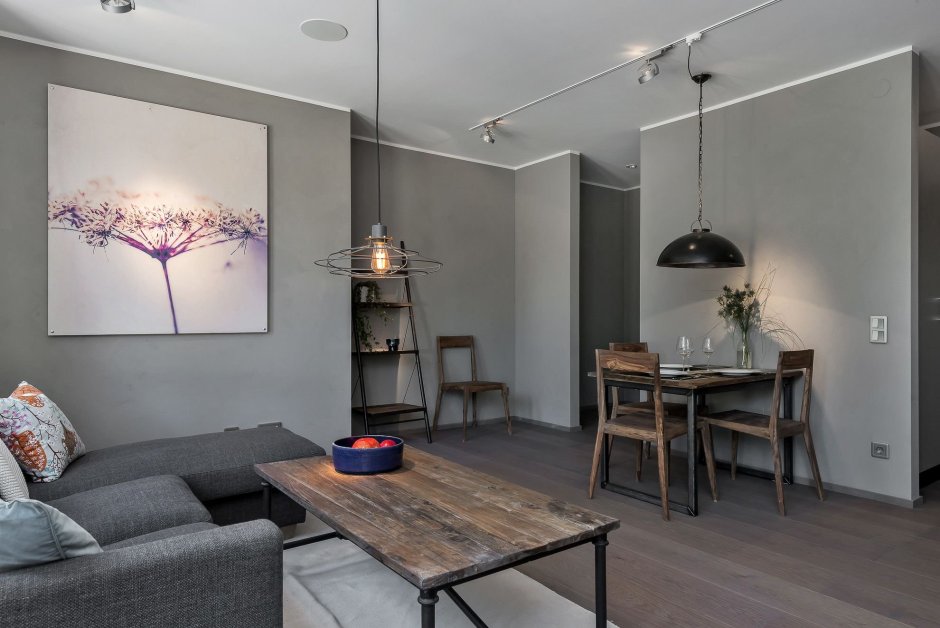 Студия с серыми стенами