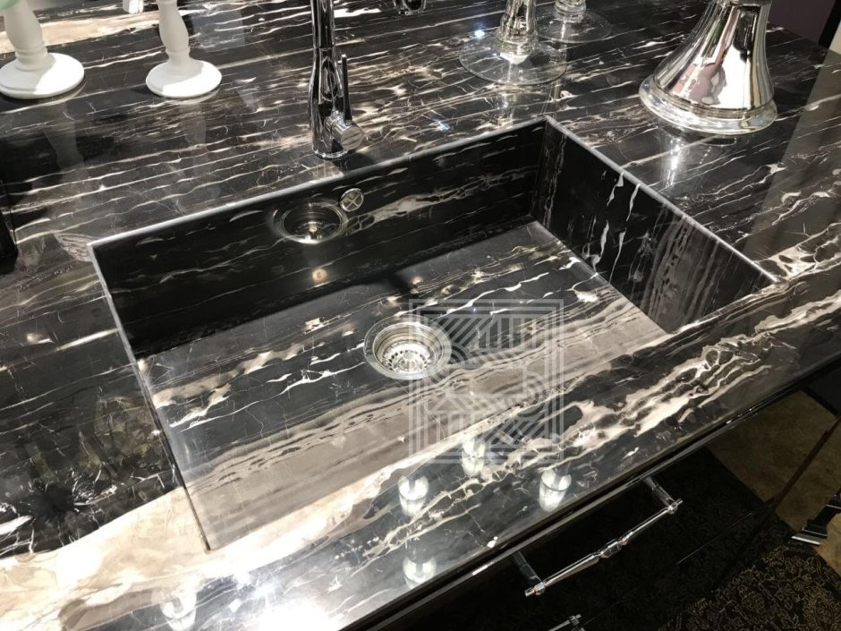 Раковина из бетона подвесная