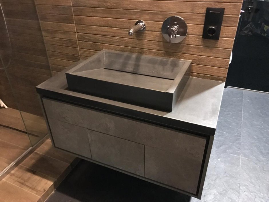 Умывальник из керамогранита