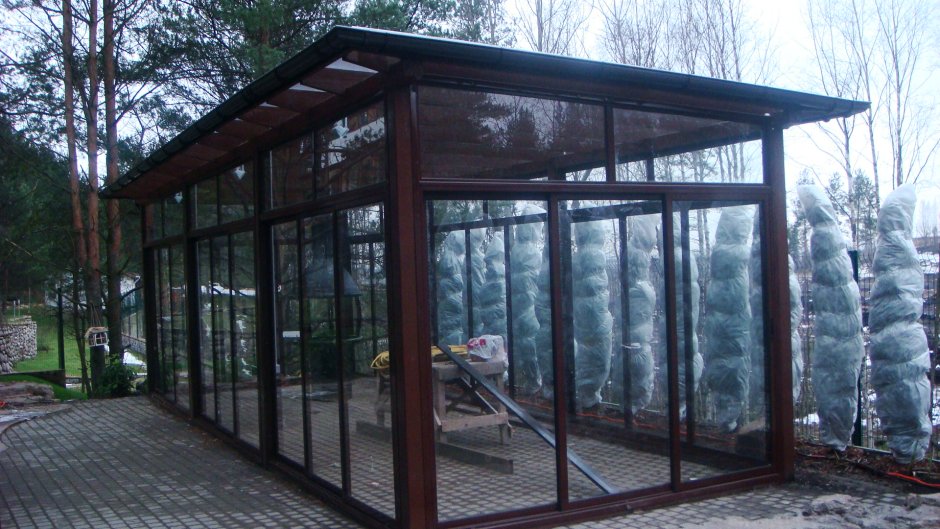 Беседка с пластиковыми окнами