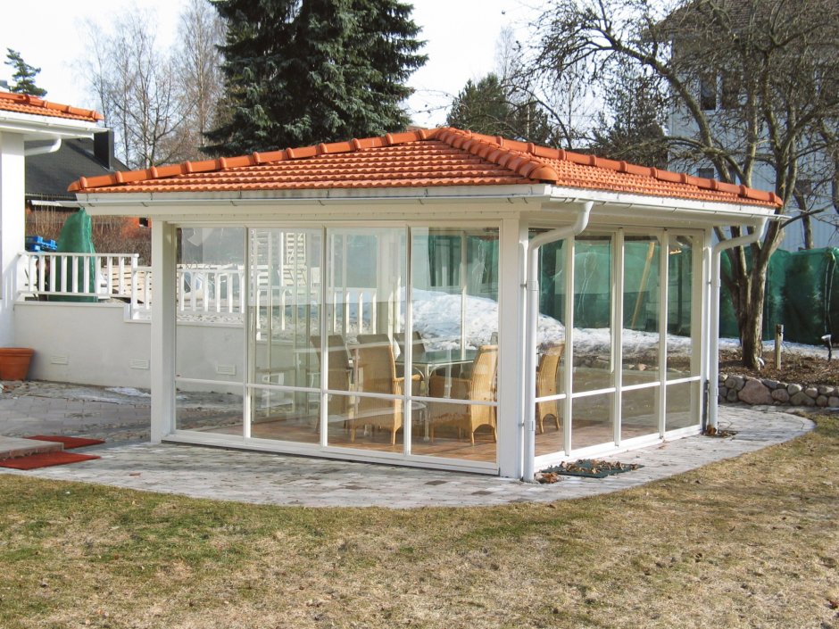 Беседка остекленная