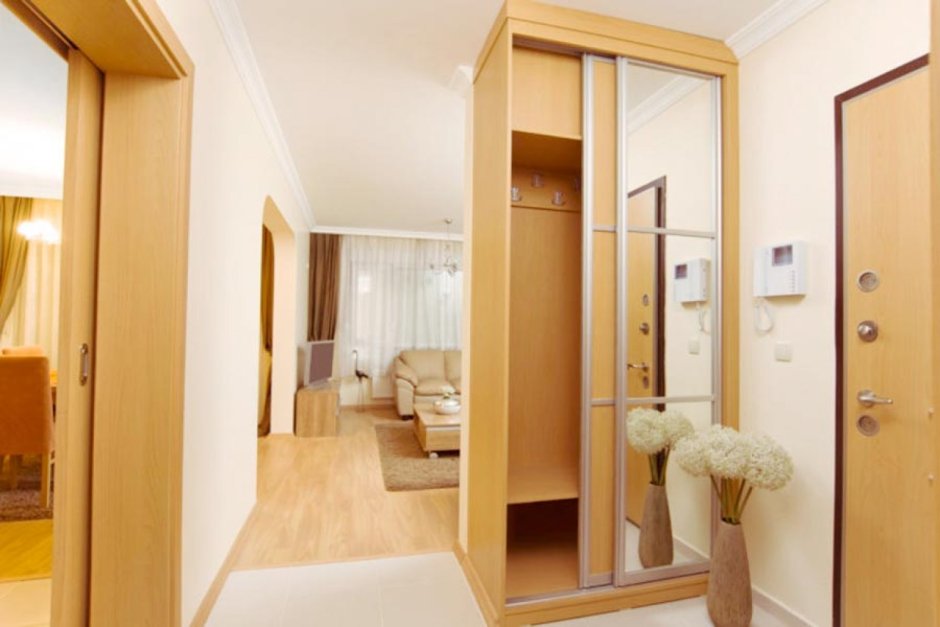 Шкафы в прихожую однушки