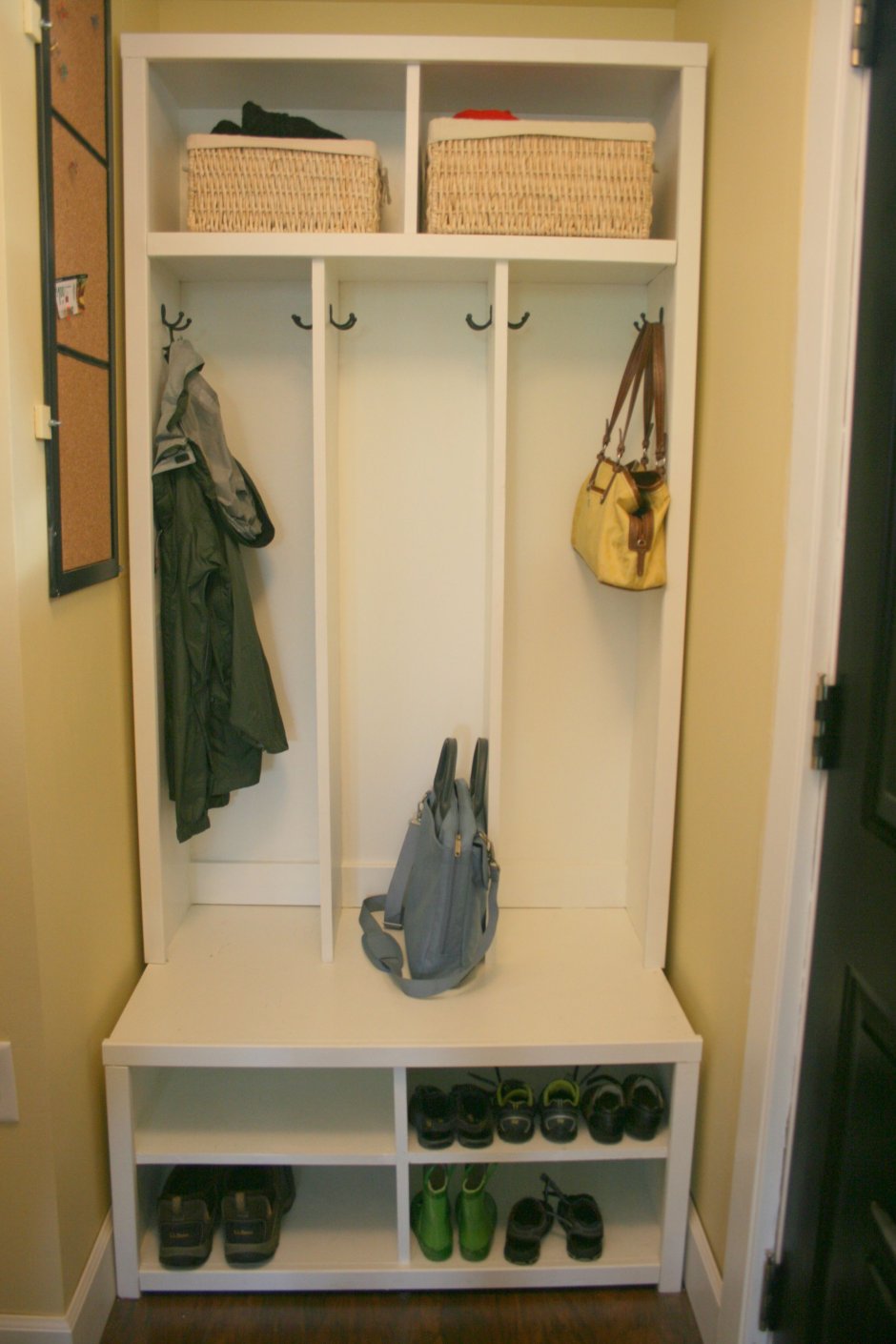 Прихожая в нише