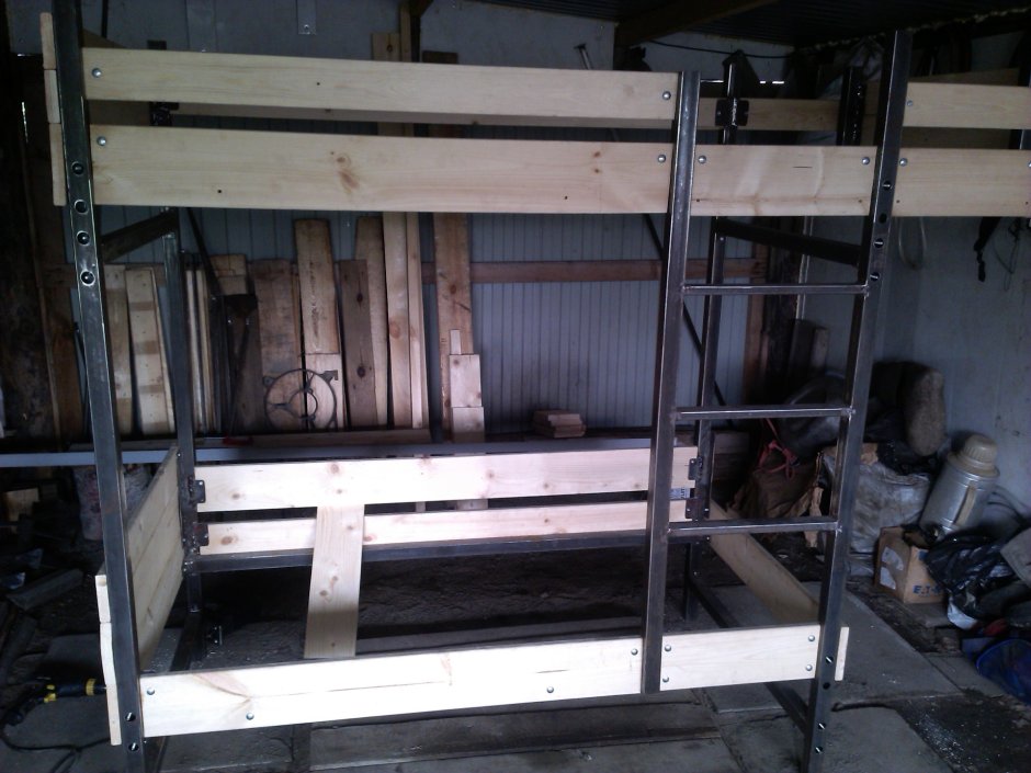 Самодельная двухъярусная кровать