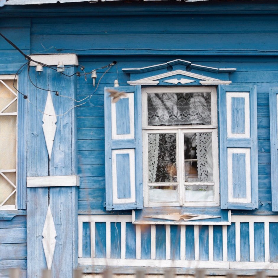 Наличники на окна в деревенском доме