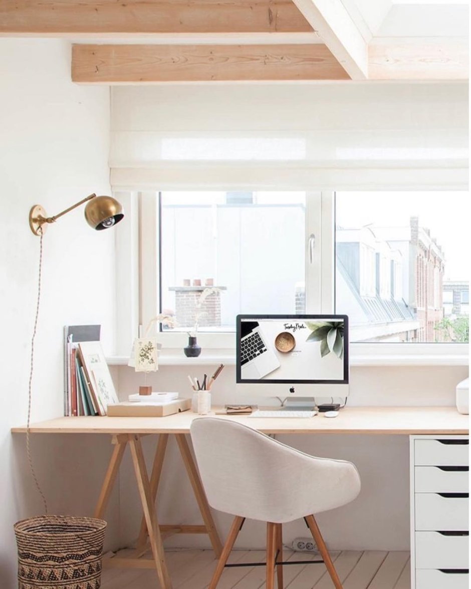 Письменный стол в скандинавском стиле икеа