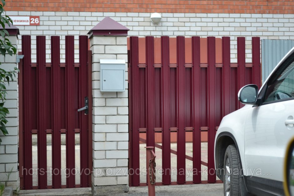 Калитка евроштакетник электромеханический замок