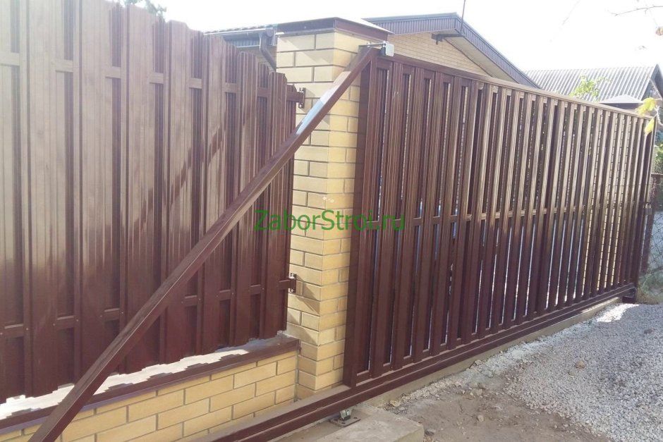 Ворота из евроштакетника с калиткой