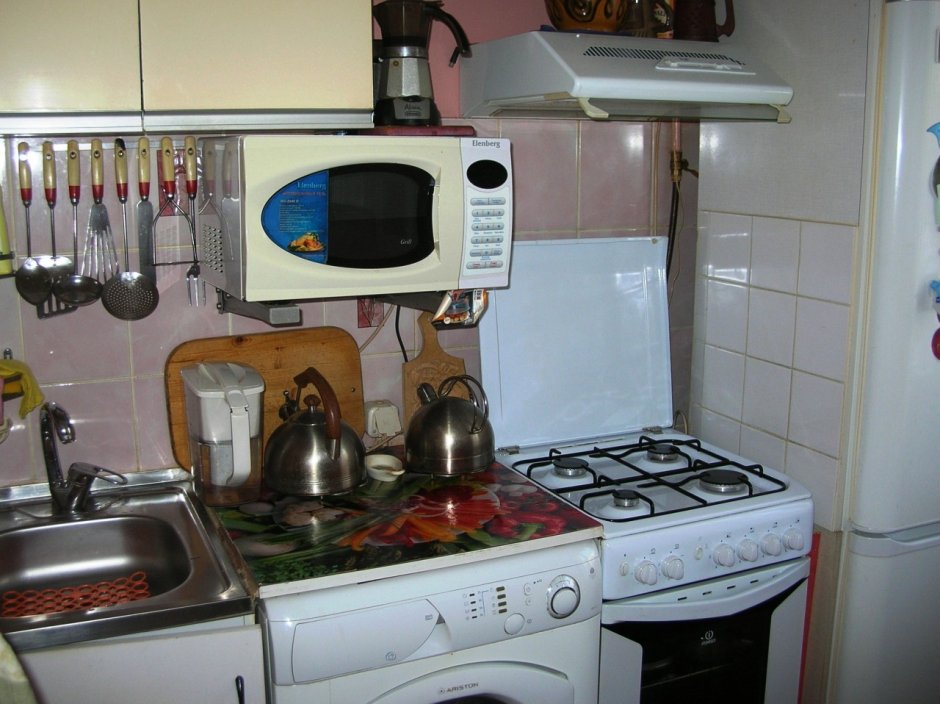 Кухня в доме корабль